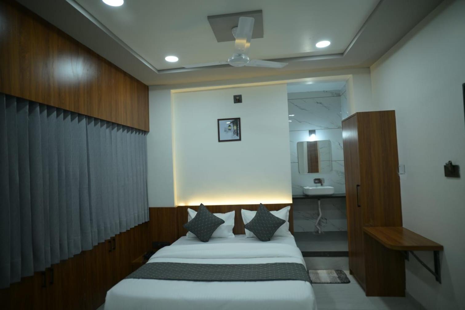 Hotel Aagman Palanpur Zewnętrze zdjęcie