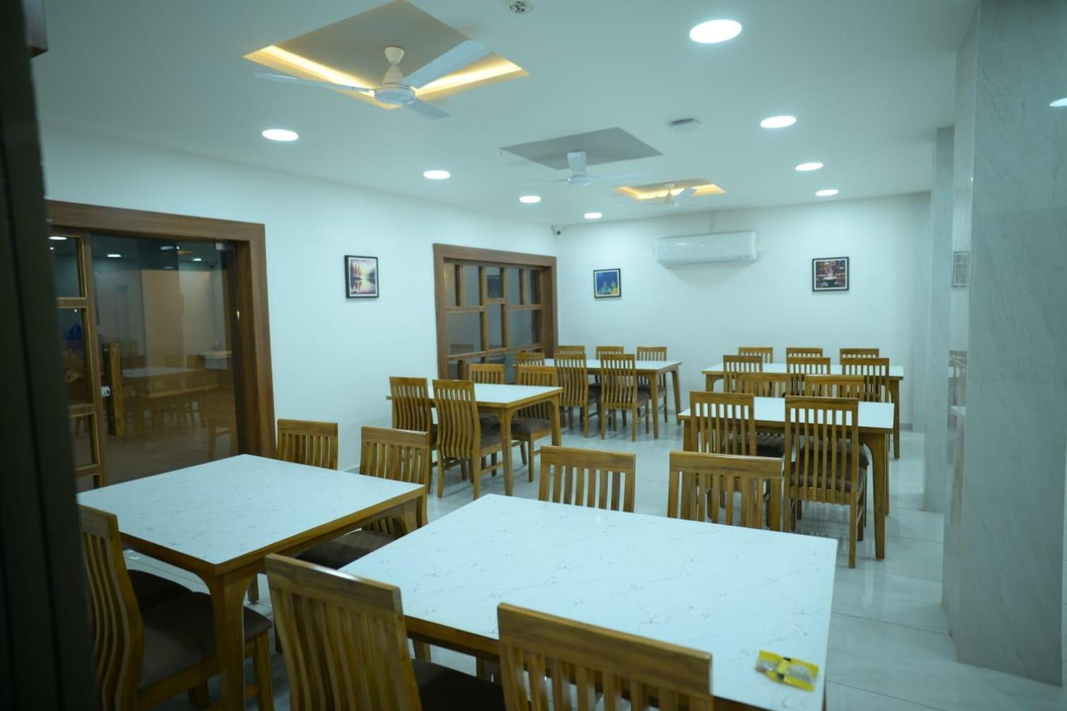 Hotel Aagman Palanpur Zewnętrze zdjęcie